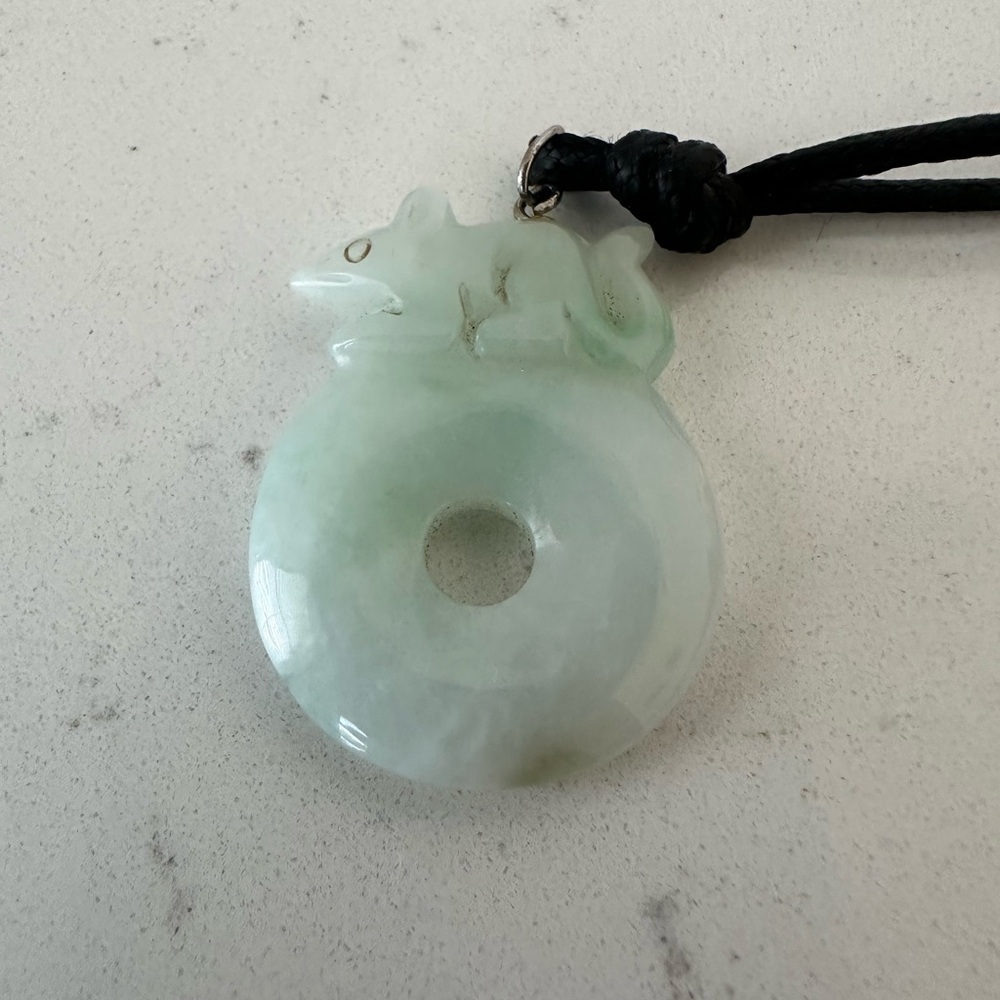 Vintage jade rat on disc jade pi pendant 🐀